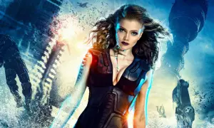 Il cast di Guardians: Il risveglio dei guardiani in un'epica battaglia futuristica. Una guerriera al centro, circondata da distruzione e macchine volanti.