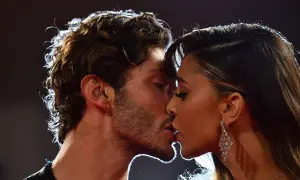 Belen e Stefano De Martino, ultime notizie: un bacio appassionato che fa sognare i fan.