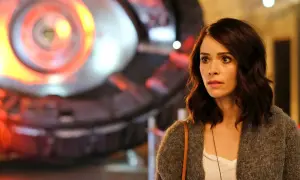 Abigail Spencer, in un momento di sorpresa, in una scena di film e programmi TV.